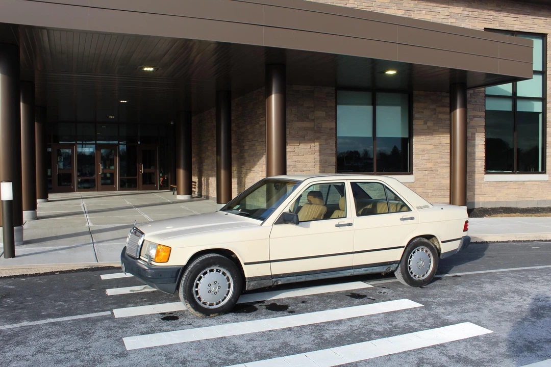 1987 Mercedes-Benz 190E - Image 28 of 31