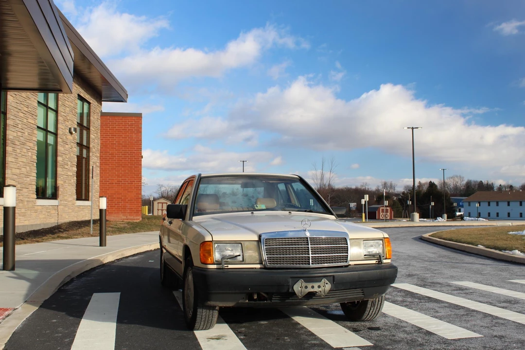 1987 Mercedes-Benz 190E - Image 23 of 31