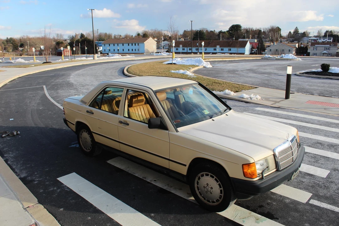 1987 Mercedes-Benz 190E - Image 21 of 31