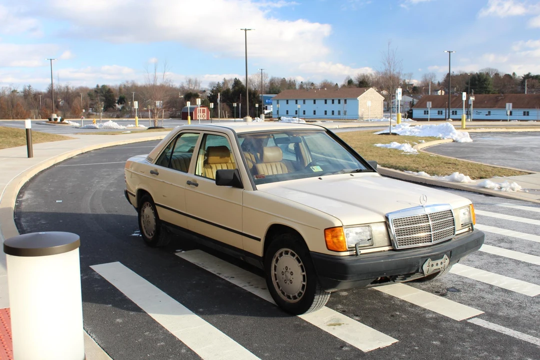 1987 Mercedes-Benz 190E - Image 20 of 31