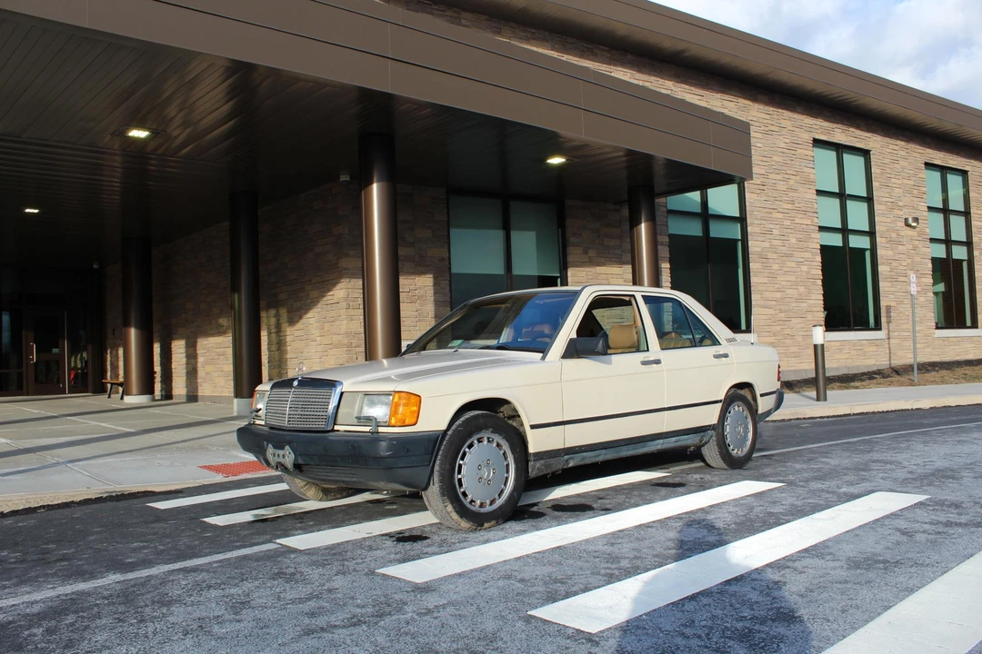 1987 Mercedes-Benz 190E - Image 27 of 31