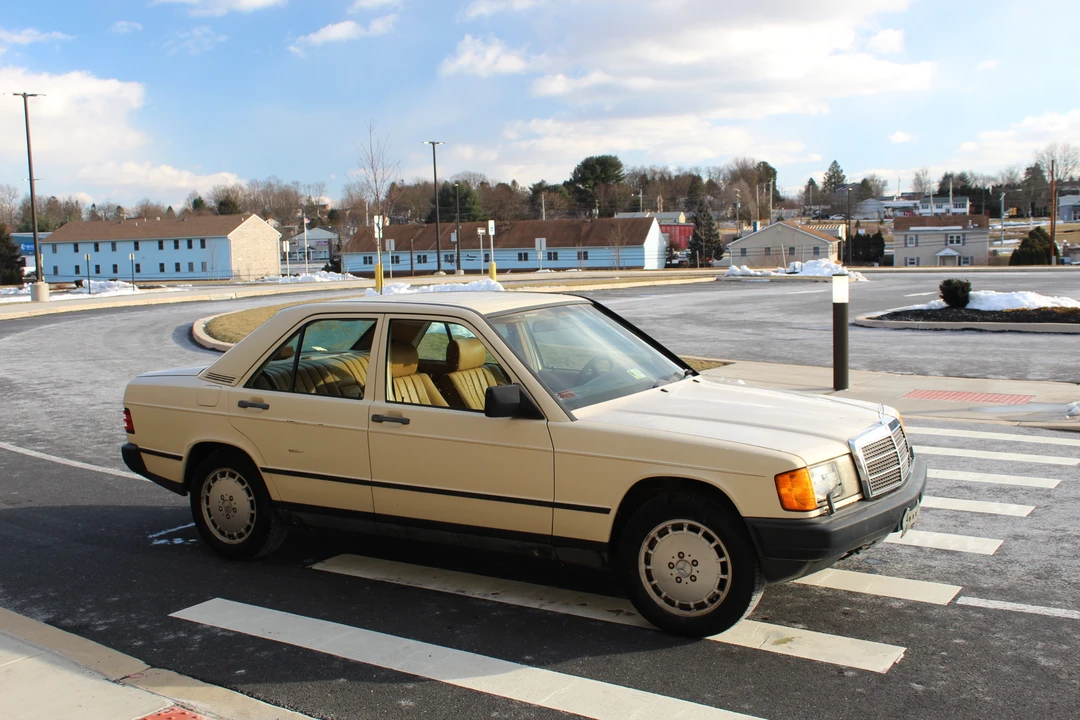 1987 Mercedes-Benz 190E - Image 17 of 31
