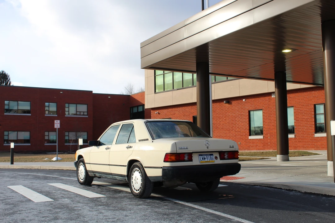 1987 Mercedes-Benz 190E - Image 11 of 31