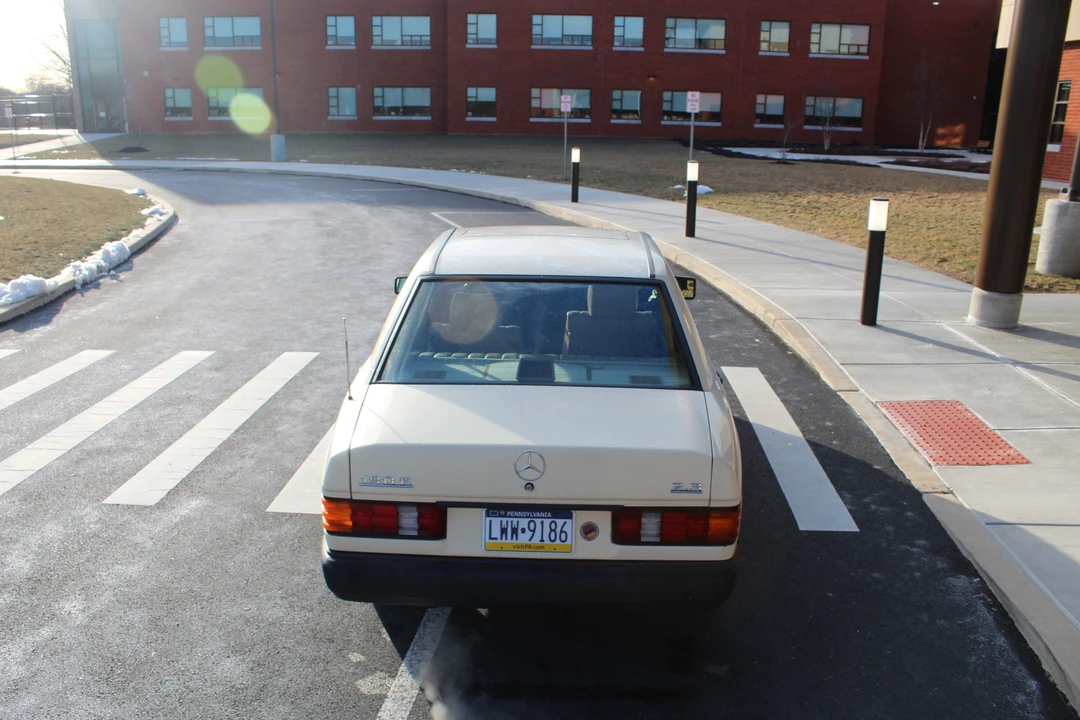 1987 Mercedes-Benz 190E - Image 13 of 31