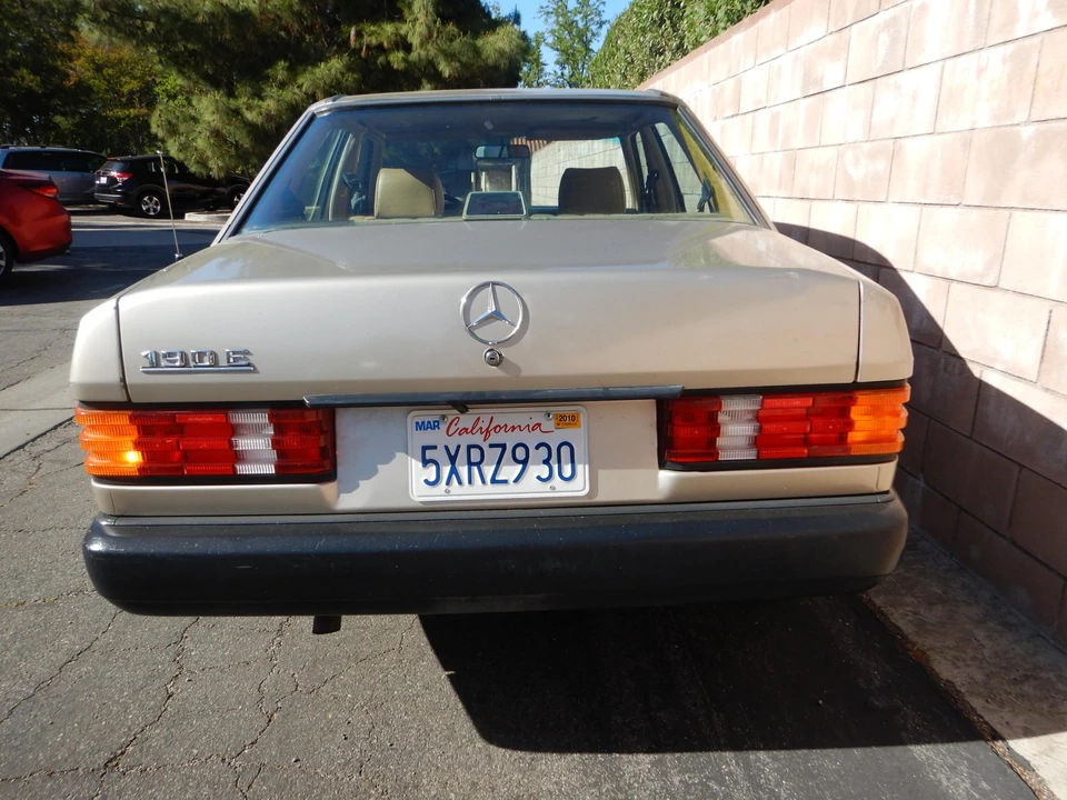 1987 Mercedes-Benz 190E - Image 10 of 31