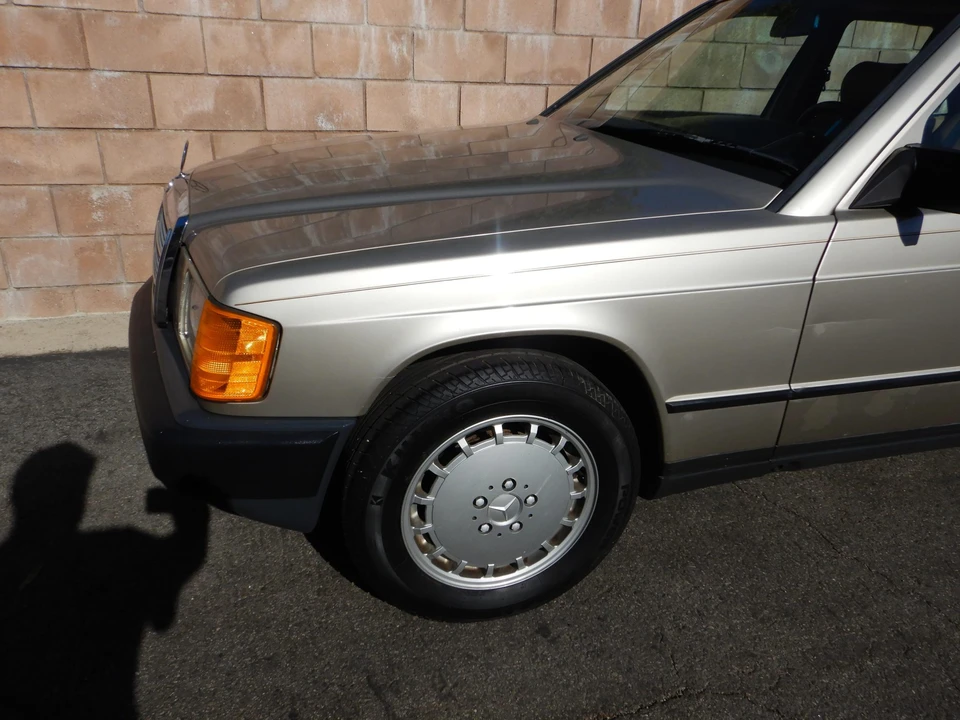 1987 Mercedes-Benz 190E - Image 14 of 31