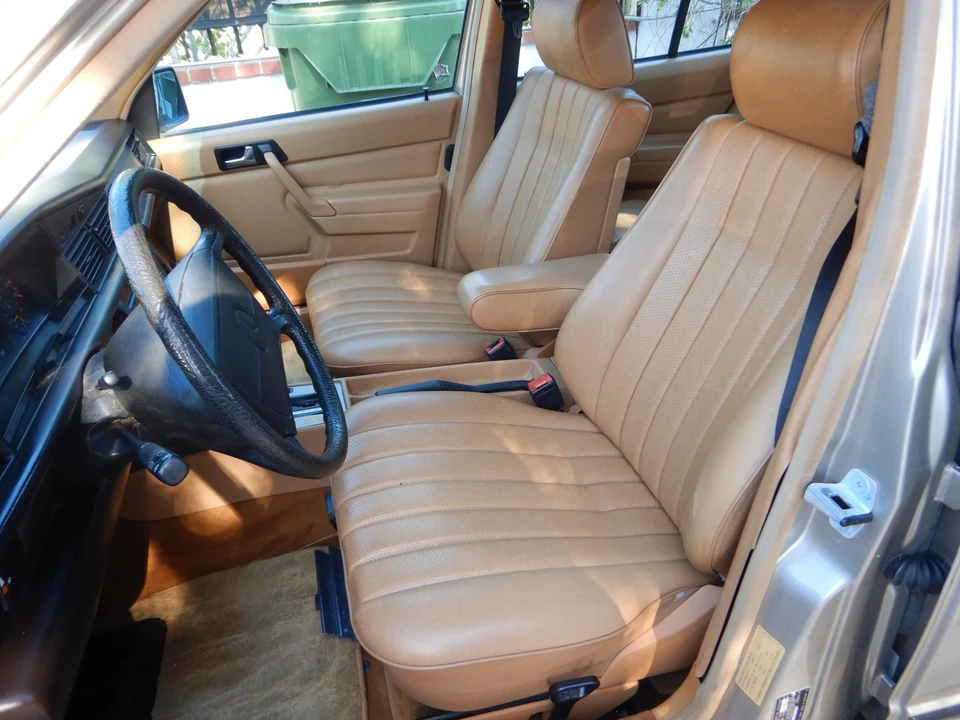 1987 Mercedes-Benz 190E - Image 26 of 31