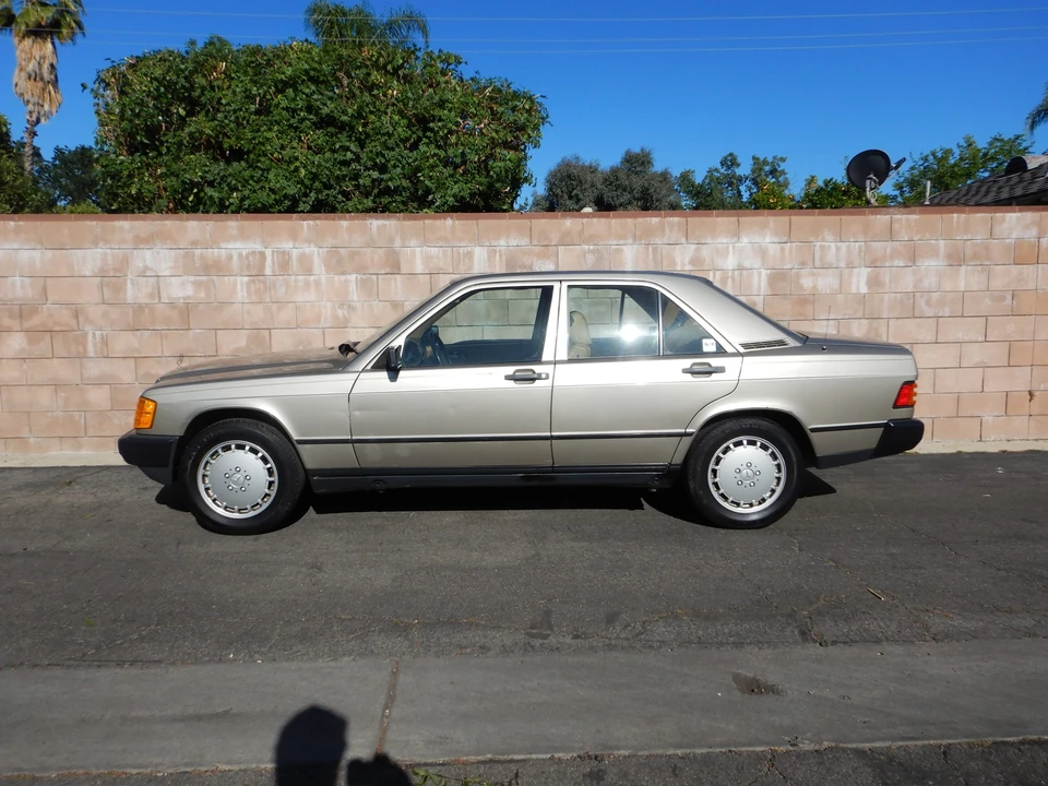 1987 Mercedes-Benz 190E - Image 6 of 31
