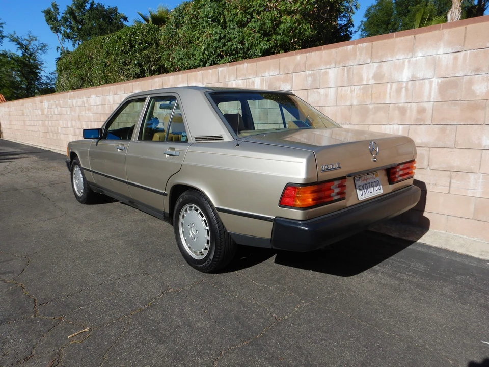 1987 Mercedes-Benz 190E - Image 7 of 31