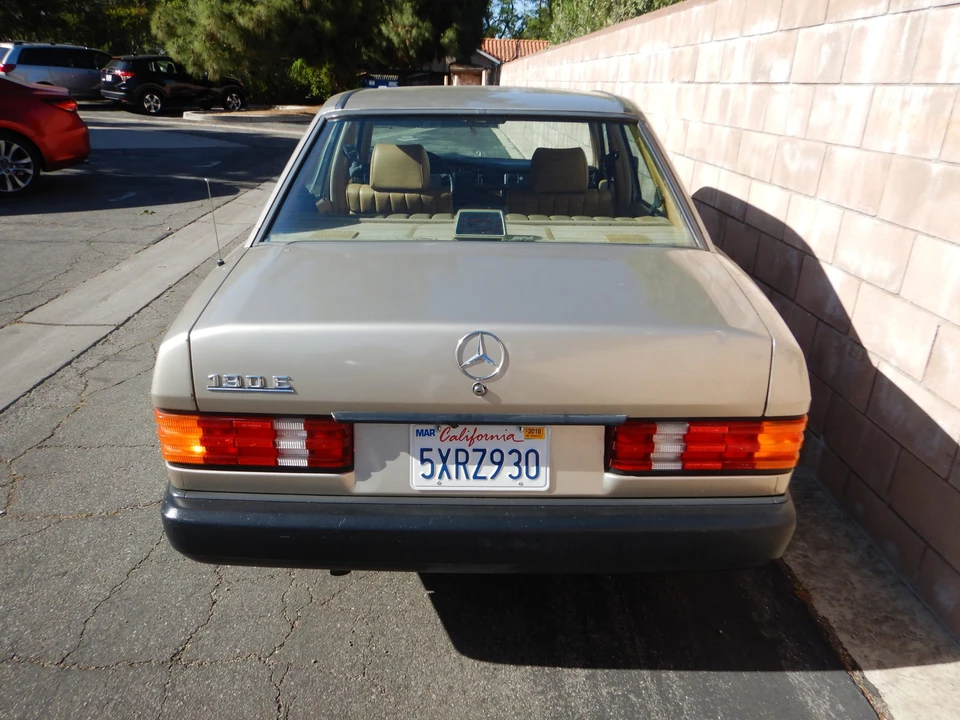 1987 Mercedes-Benz 190E - Image 8 of 31