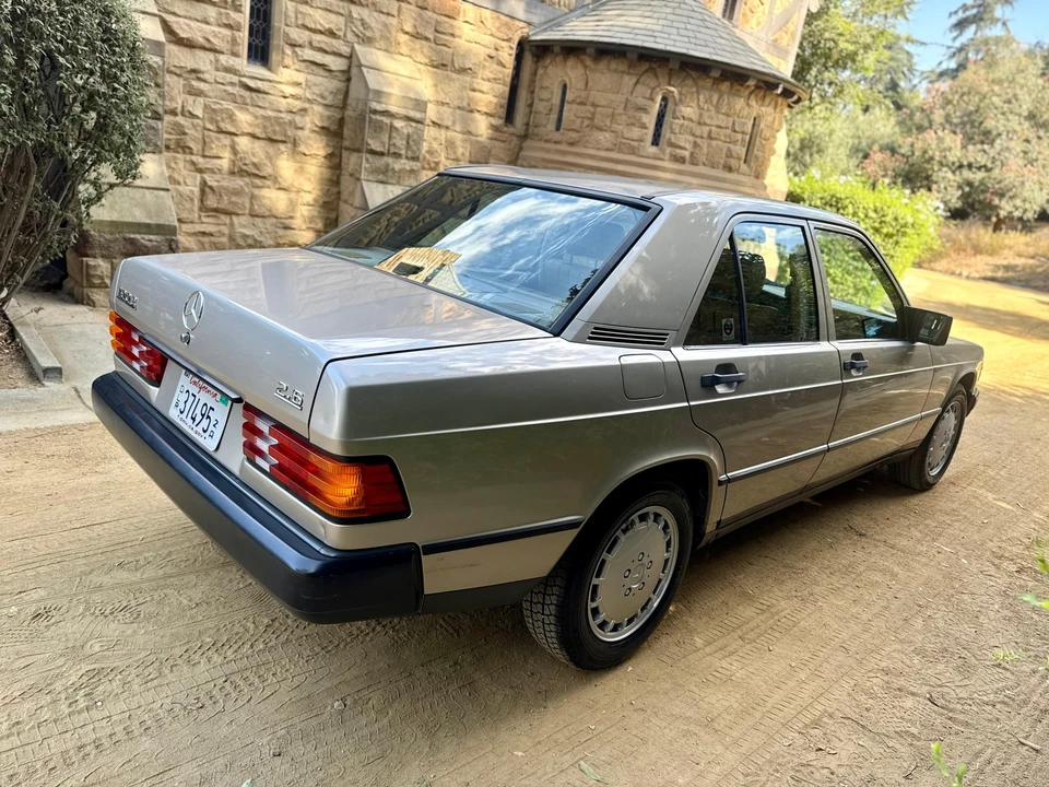 1987 Mercedes-Benz 190E - Image 19 of 31