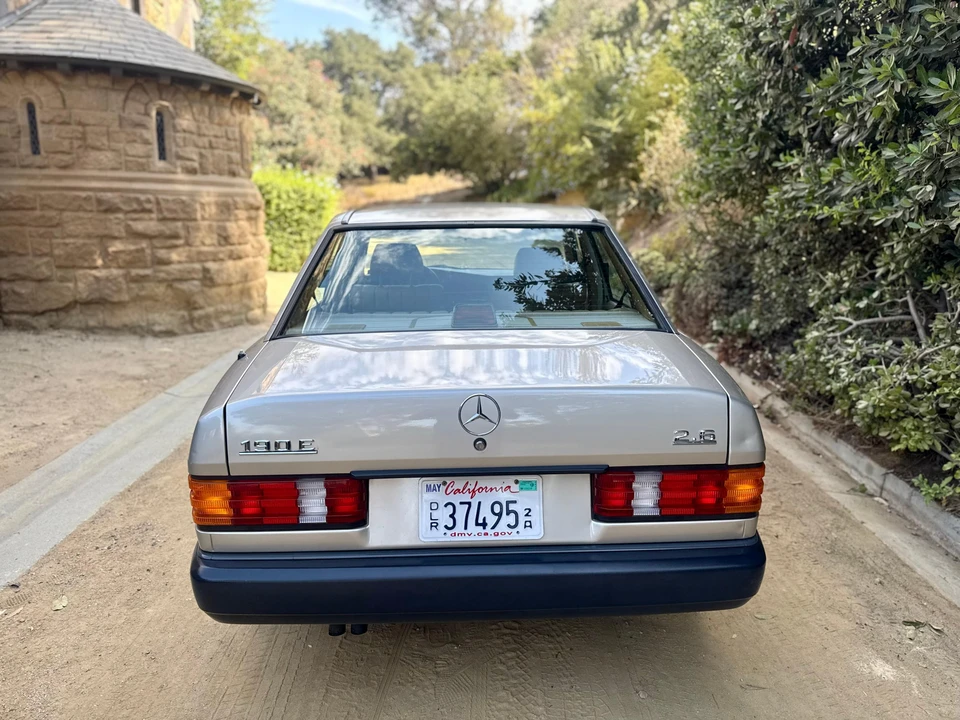 1987 Mercedes-Benz 190E - Image 16 of 31