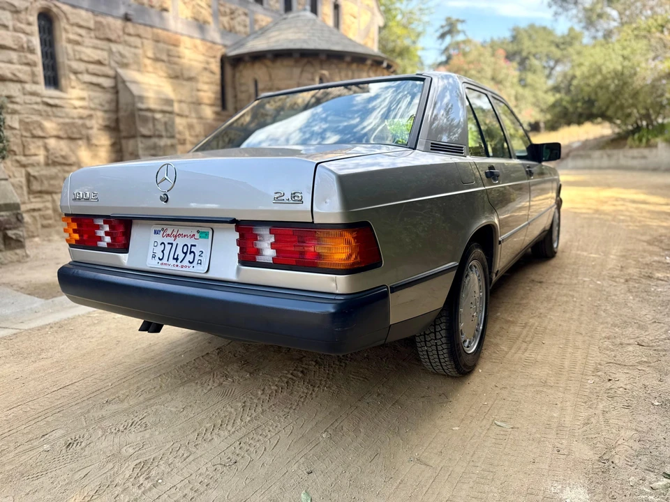1987 Mercedes-Benz 190E - Image 18 of 31