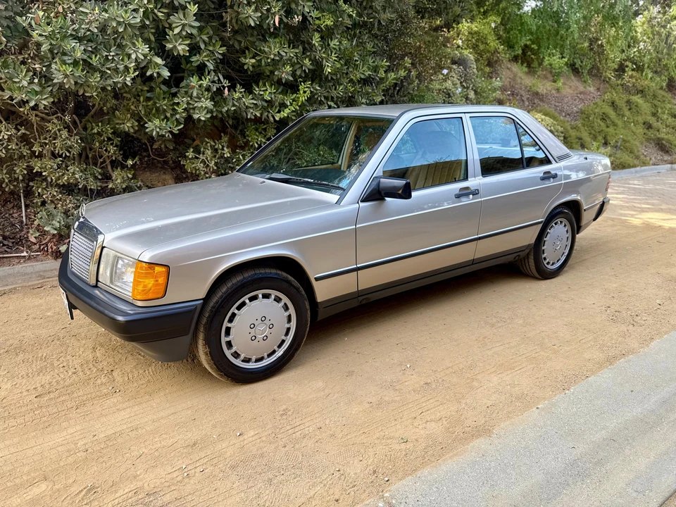 1987 Mercedes-Benz 190E - Image 10 of 31