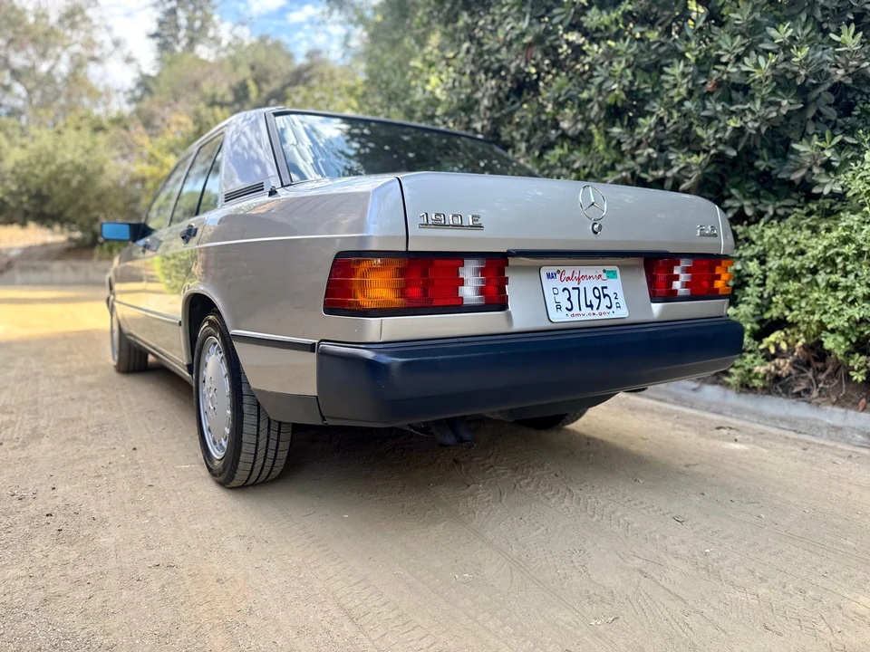 1987 Mercedes-Benz 190E - Image 15 of 31
