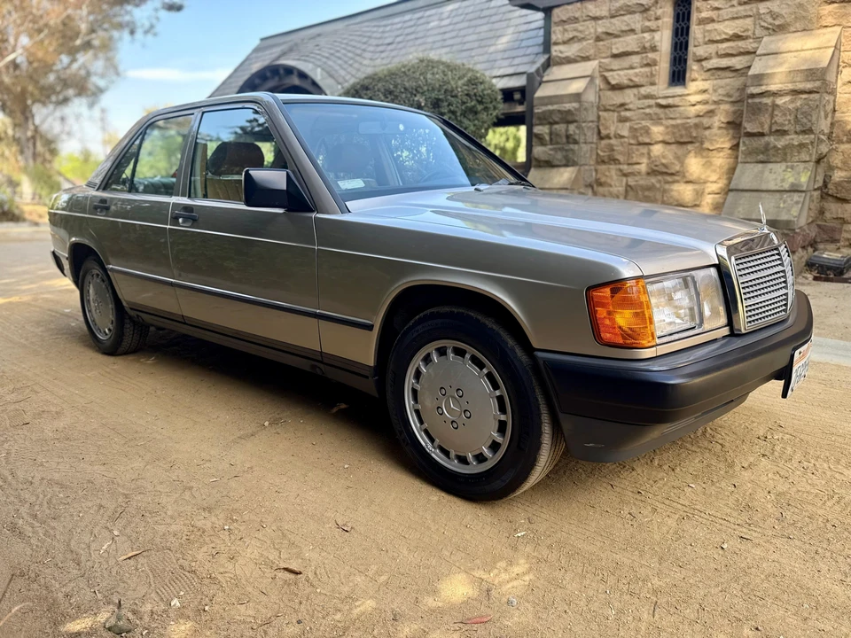 1987 Mercedes-Benz 190E - Image 21 of 31