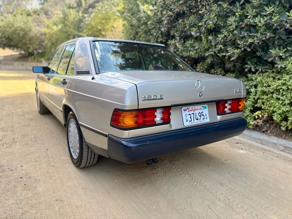 1987 Mercedes-Benz 190E - Image 14 of 31