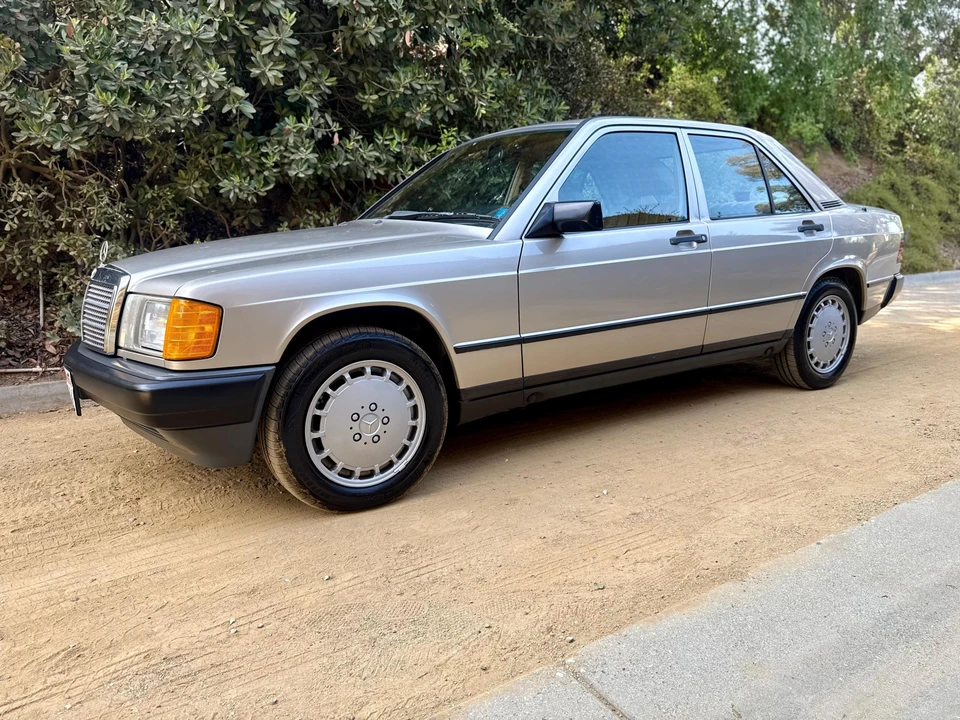 1987 Mercedes-Benz 190E - Image 11 of 31