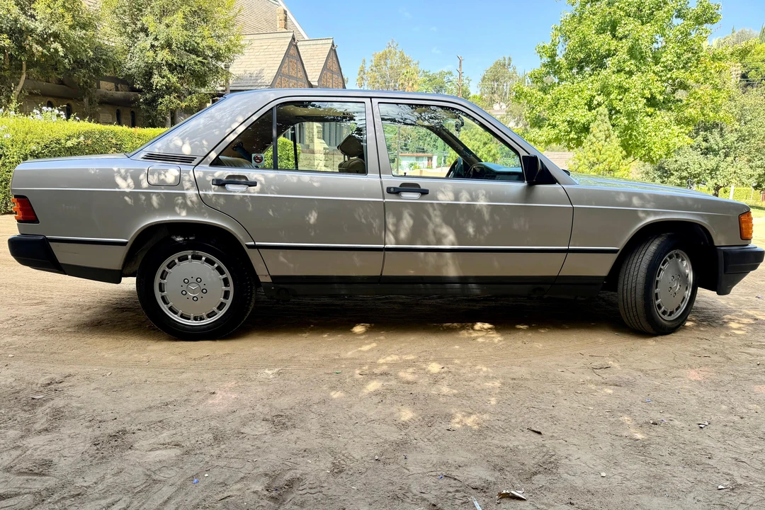 1987 Mercedes-Benz 190E - Image 3 of 31