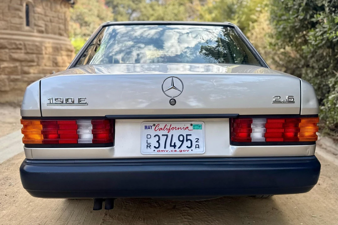1987 Mercedes-Benz 190E - Image 5 of 31