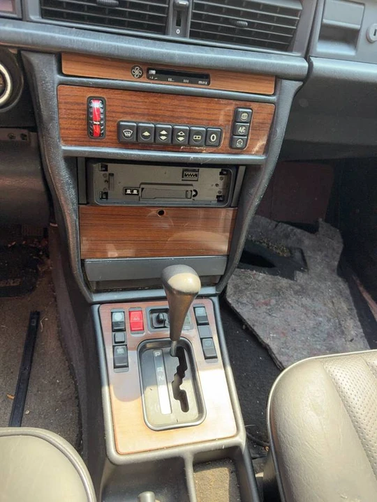 1987 Mercedes-Benz 190E - Image 18 of 24