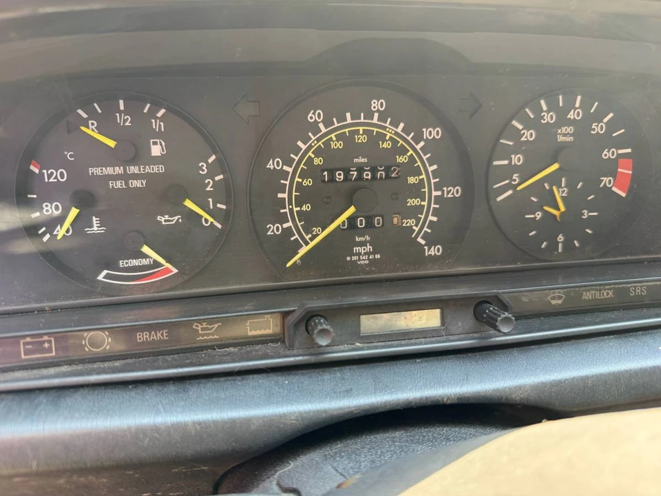 1987 Mercedes-Benz 190E - Image 5 of 24