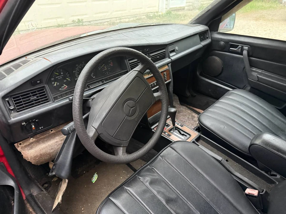1987 Mercedes-Benz 190E - Image 9 of 24