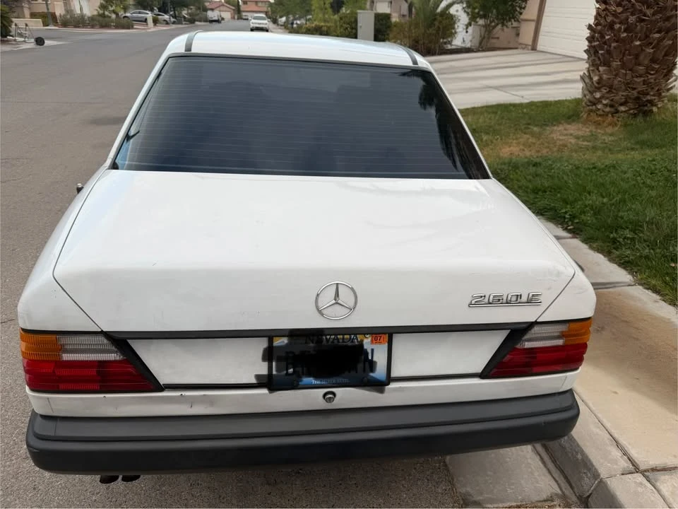 1987 Mercedes-Benz W124 E-Class - Image 4 of 8