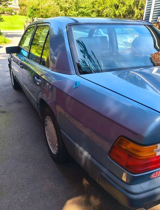 1987 Mercedes-Benz W124 E-Class - Image 2 of 14