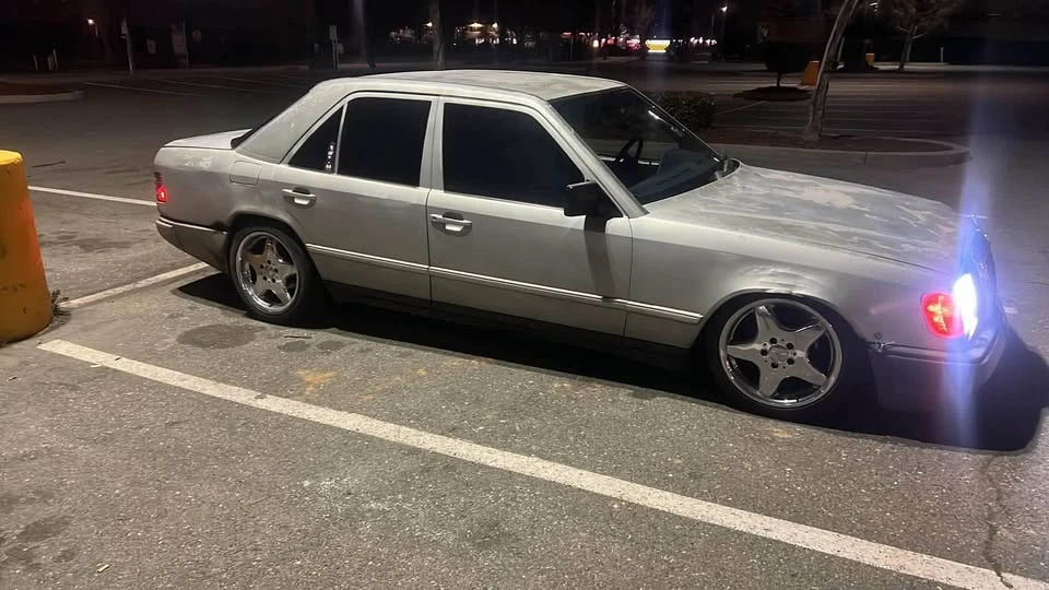 1987 Mercedes-Benz 190E - Image 2 of 19