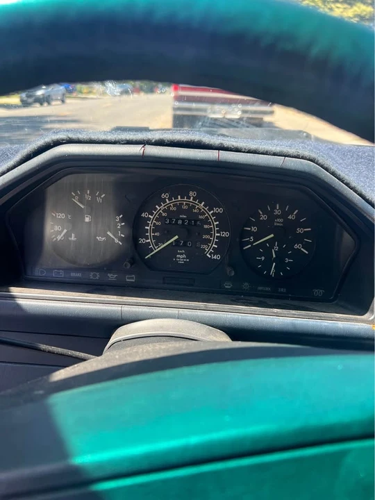 1987 Mercedes-Benz 190E - Image 8 of 19
