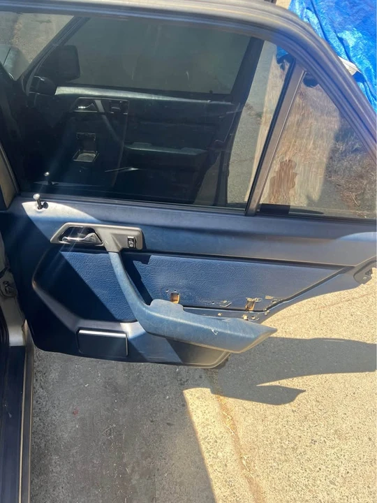 1987 Mercedes-Benz 190E - Image 12 of 19
