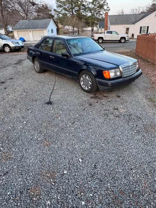 1987 Mercedes-Benz W124 E-Class - Image 2 of 9