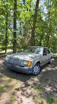 1987 Mercedes-Benz 300 D Sedan 4D