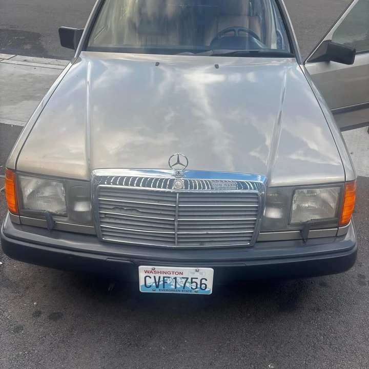 1987 Mercedes-Benz 190E - Image 2 of 15