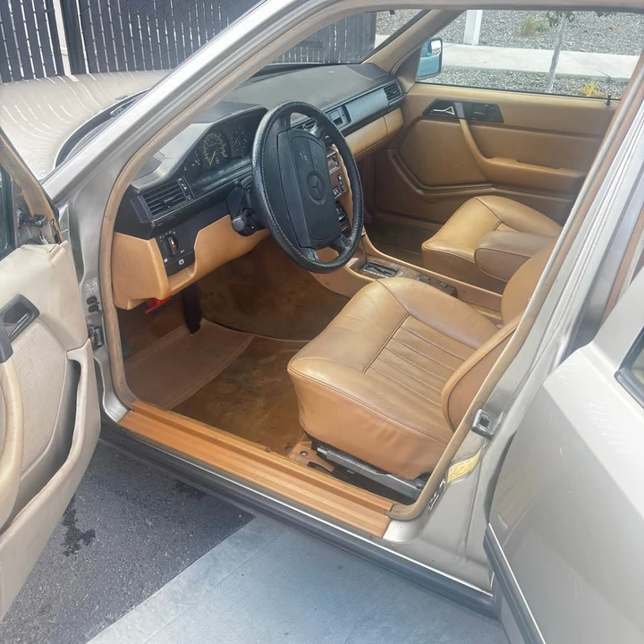 1987 Mercedes-Benz 190E - Image 7 of 15