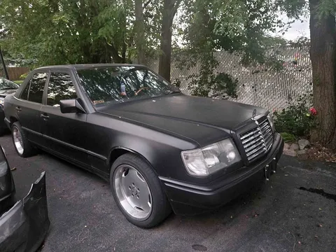 1987 Mercedes-Benz 300 E 2.8 Sedan 4D