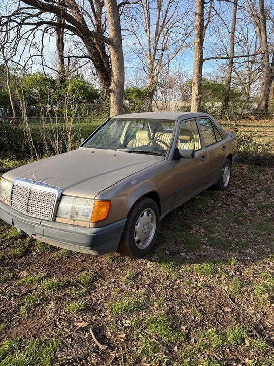 1987 Mercedes-Benz W124 E-Class - Image 2 of 8