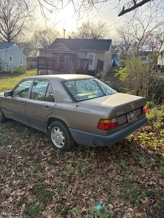 1987 Mercedes-Benz W124 E-Class - Image 3 of 8