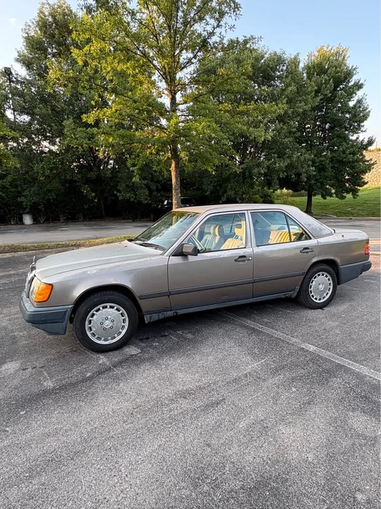 1987 Mercedes-Benz W124 E-Class - Image 6 of 11