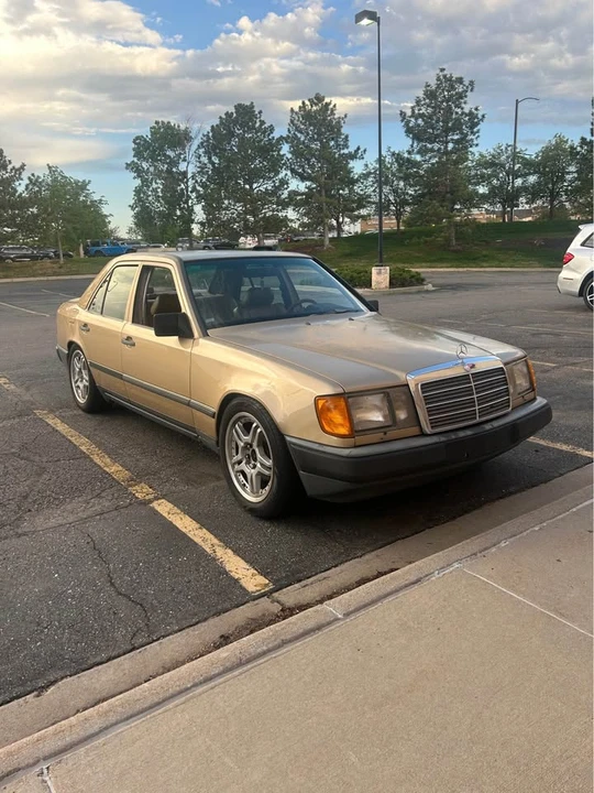 1987 Mercedes-Benz W124 E-Class - Image 2 of 8
