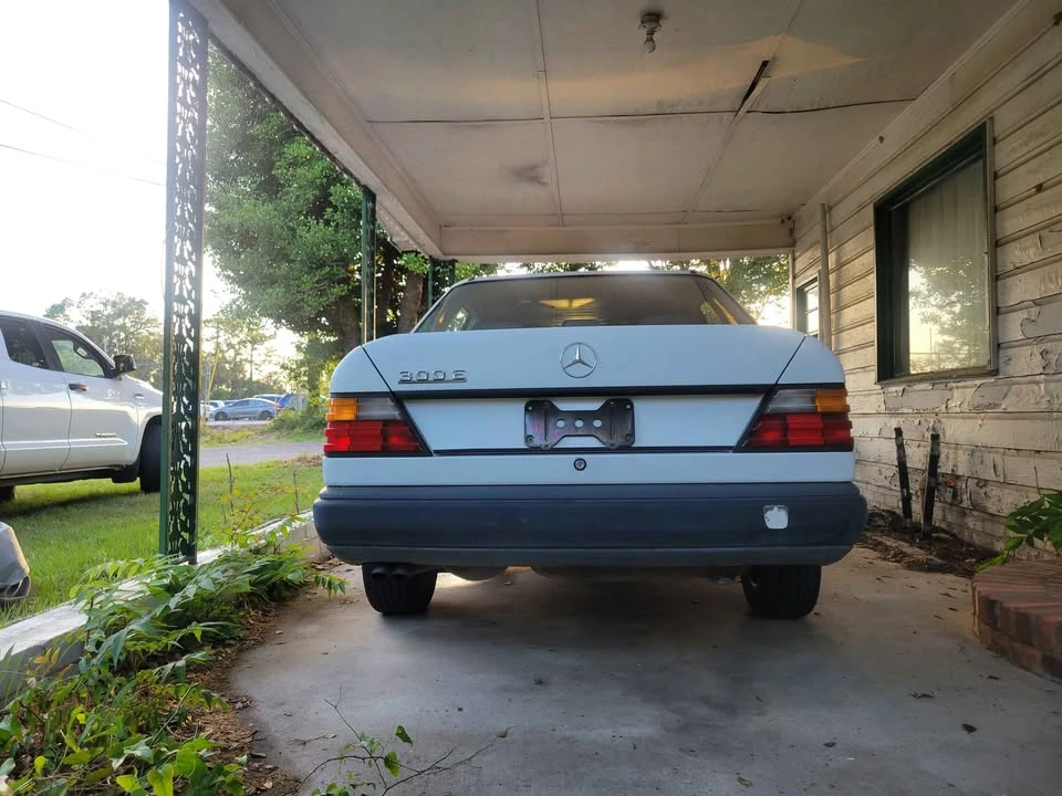 1987 Mercedes-Benz W124 E-Class - Image 3 of 9