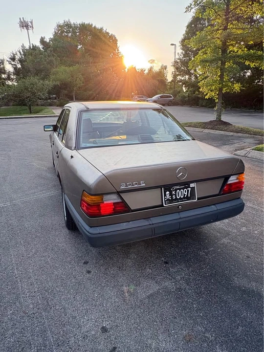 1987 Mercedes-Benz W124 E-Class - Image 3 of 7