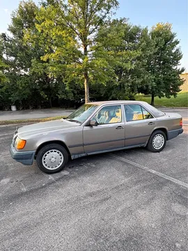 1987 Mercedes-Benz 300 E