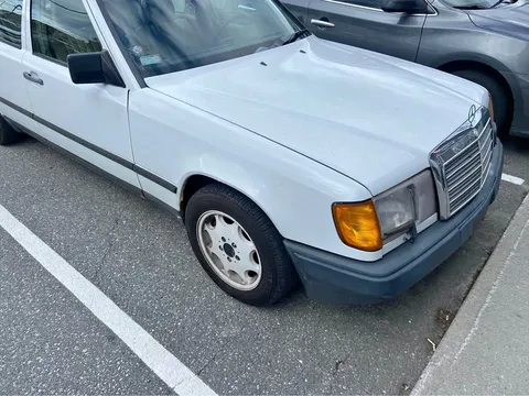 1987 Mercedes-Benz 300 E