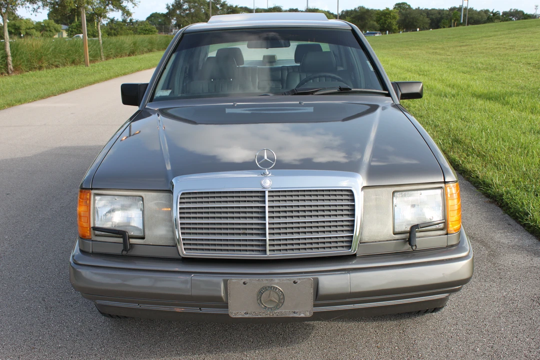 1987 Mercedes-Benz W124 E-Class - Image 12 of 31