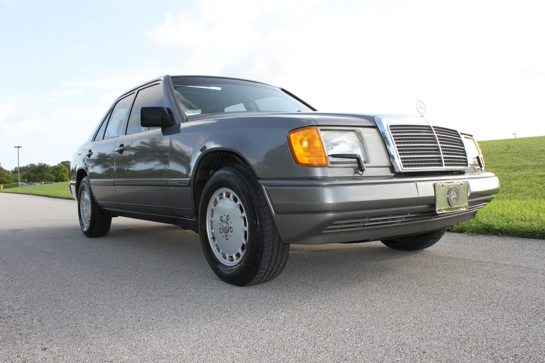 1987 Mercedes-Benz W124 E-Class - Image 13 of 31