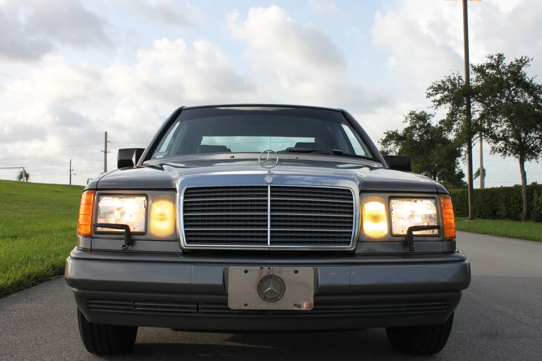 1987 Mercedes-Benz W124 E-Class - Image 16 of 31