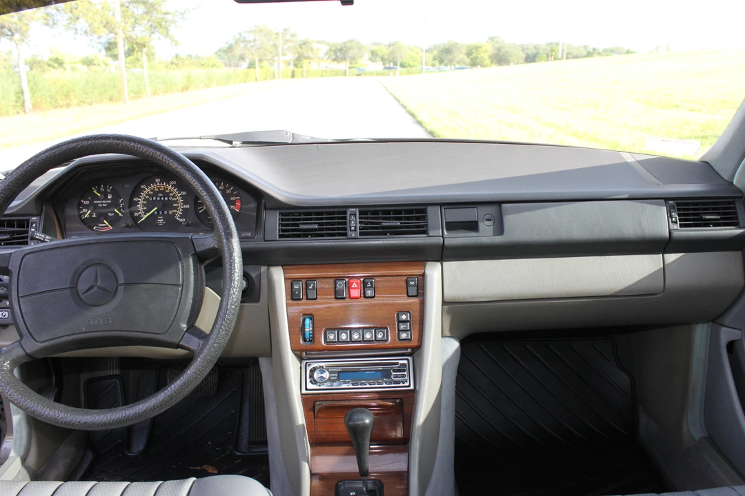 1987 Mercedes-Benz W124 E-Class - Image 27 of 31