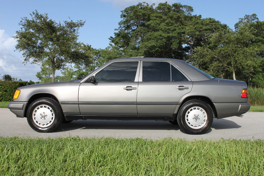 1987 Mercedes-Benz W124 E-Class - Image 10 of 31
